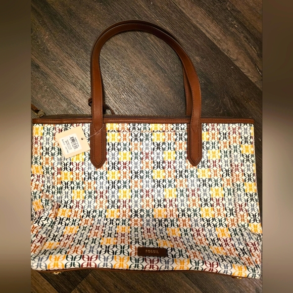 NWT Fossile 18x13 Sydney White Multi Tote - Picture 1 of 5